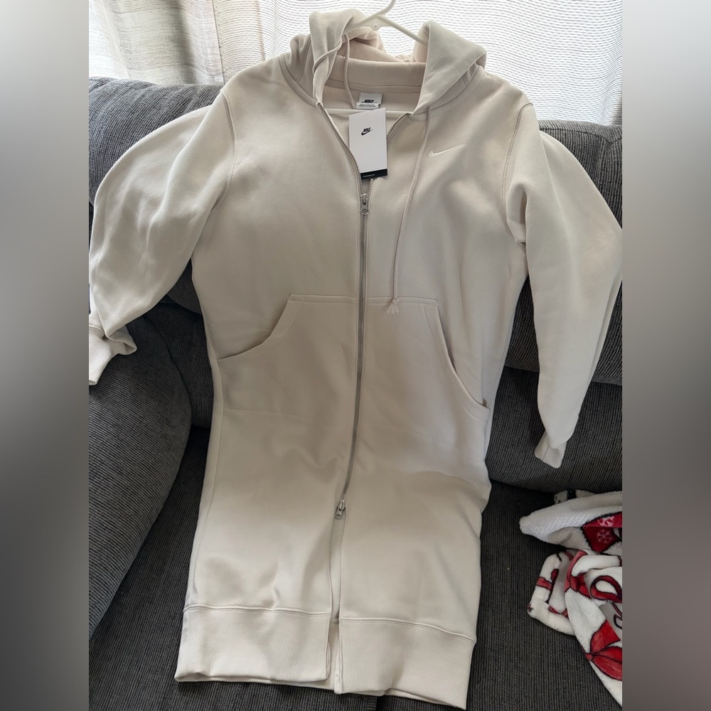 Nike hooded zipper sweater
